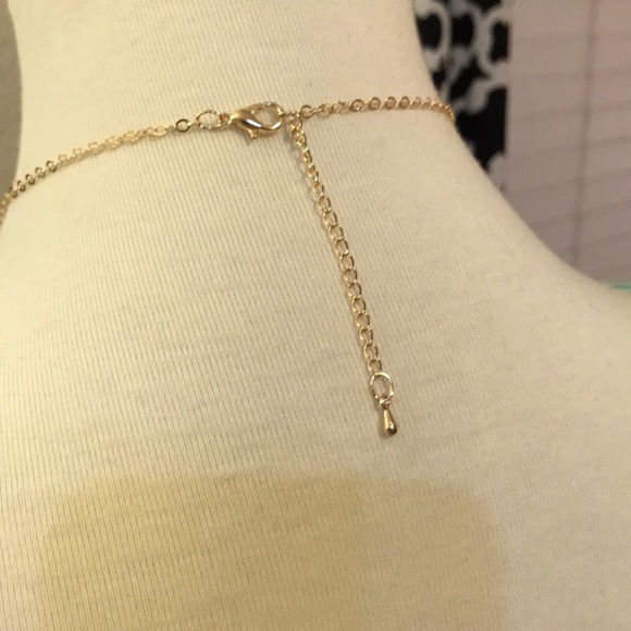 🔴 5/$20 Iridescent quartz stone necklace crystal - Picture 3 of 3